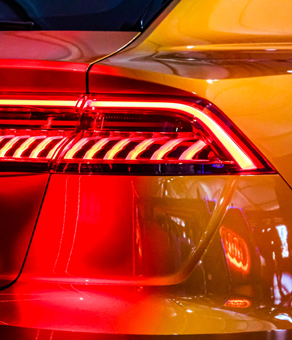 汽車(chē)尾燈.jpg 汽車(chē)尾燈.jpg